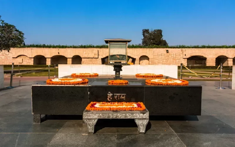 Raj Ghat: Memoriale del Mahatma Gandhi a Delhi
